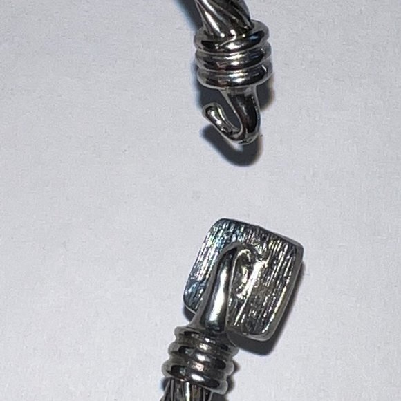 Cable wire twisted bangle bracelets with crystal - Picture 8 of 9